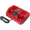 Milwaukee M18 DFC kaksipaikkainen akkulaturi pikalataksella