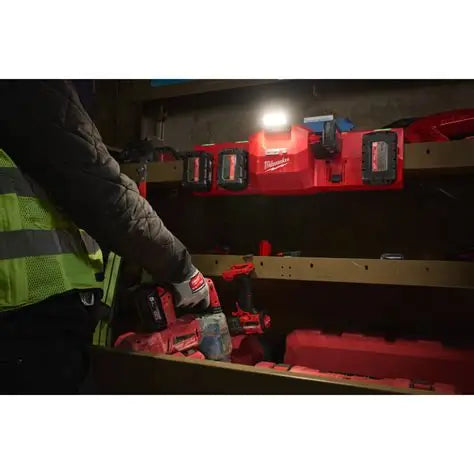 Milwaukee m12-18 gbc4 nelipaikkainen akkulaturi valolla 450lm